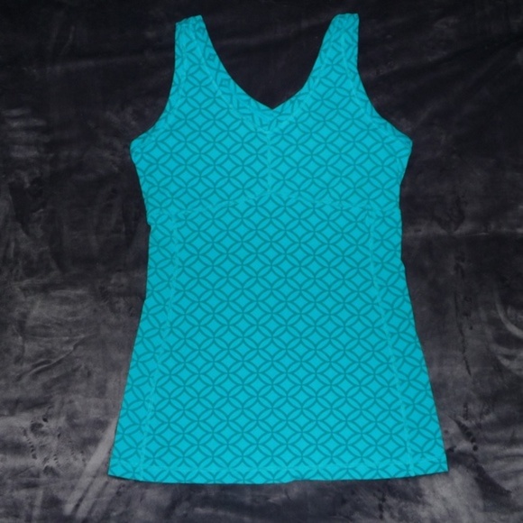Lucy Tops - NWOT Lucy Power Flow V-Neck Yoga Tank Sz M Lucy Tops - NWOT Lucy Power Flow V-Neck Yoga Tank Sz M